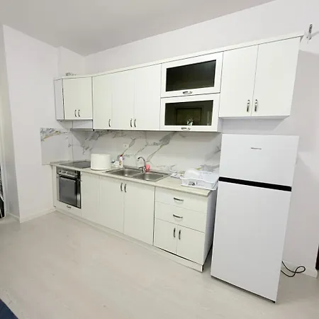 Erlis Lungomare Vlora